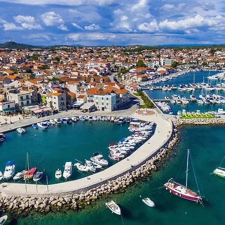 Two-bedroom In Appartamento Vodice